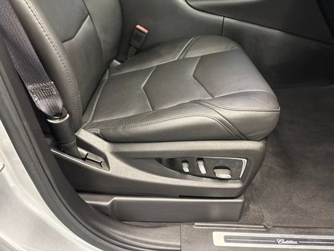 Used 2016 Cadillac Escalade Luxury RWD image 16