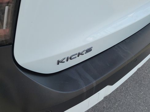Certified 2025 Nissan Kicks SV image 28
