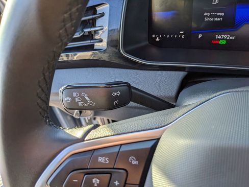 Certified 2025 Volkswagen Jetta Sport image 29