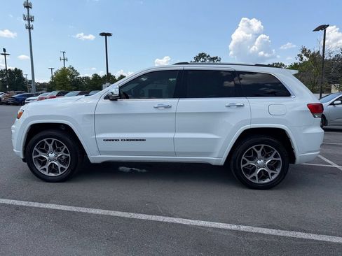 Used 2020 Jeep Grand Cherokee Overland AWD/4WD image 4