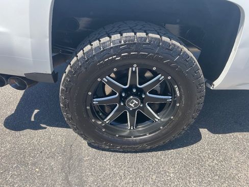 Used 2018 Chevrolet Silverado 1500 LT w/ All Star Edition AWD/4WD image 43