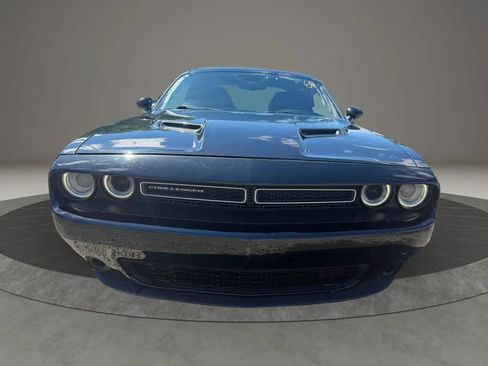 Used 2020 Dodge Challenger SXT RWD image 2