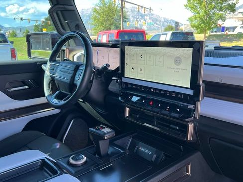 Used 2024 GMC Hummer EV 2X w/ Extreme Off-Road Package AWD/4WD image 18