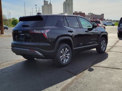 New 2026 Chevrolet Equinox LT FWD image 2