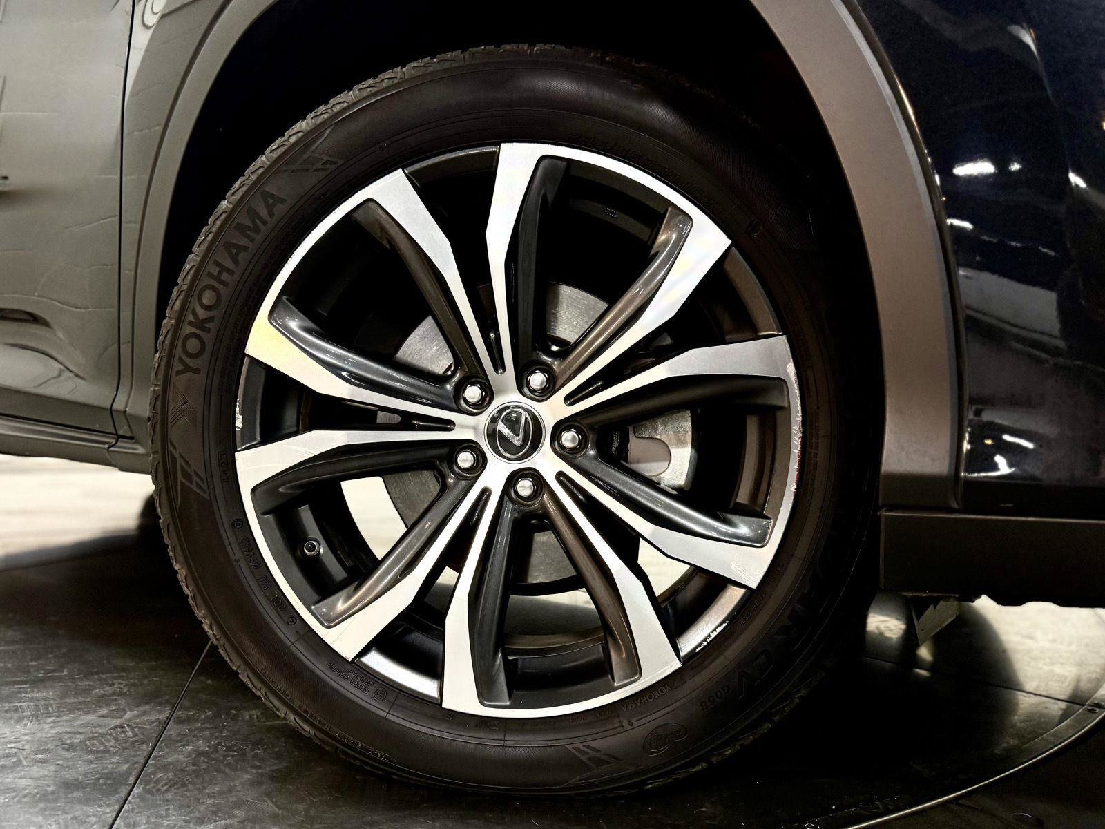 Used 2020 Lexus RX 450h AWD w/ Premium Package image 11