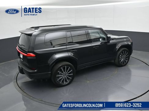 Used 2026 Lexus GX 550 w/ Accessory Package (2T) AWD/4WD image 54
