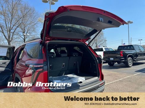 New 2026 Chevrolet Traverse LT w/ Sun and Wheel Package FWD image 32