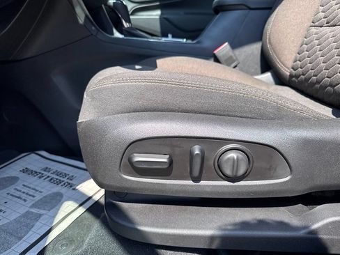 Used 2019 Chevrolet Equinox LT FWD image 25