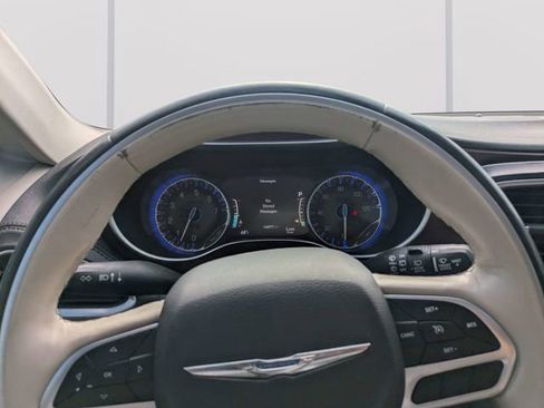 Used 2020 Chrysler Pacifica Limited FWD image 30