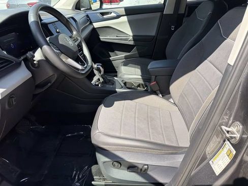 Certified 2023 Volkswagen Taos SE FWD image 15