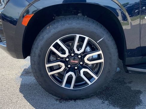 Used 2022 GMC Yukon XL AT4 AWD/4WD image 36
