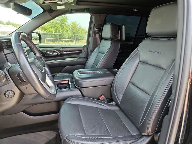 Used 2023 GMC Yukon Denali w/ Denali Reserve Package RWD image 12