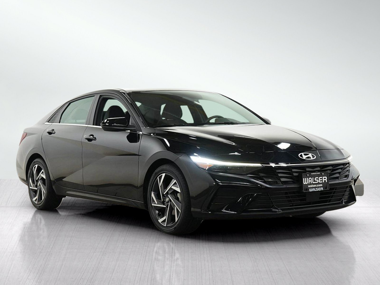 Used 2025 Hyundai Elantra SEL FWD image 7