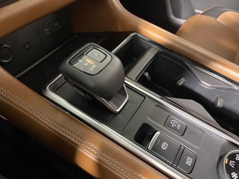 Used 2022 Nissan Pathfinder Platinum w/ Cargo Package AWD/4WD image 24