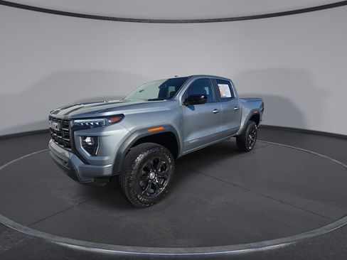 Used 2024 GMC Canyon Elevation w/ Elevation Premium Package AWD/4WD image 4