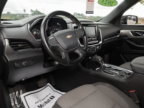 Used 2023 Chevrolet Traverse LT FWD image 18