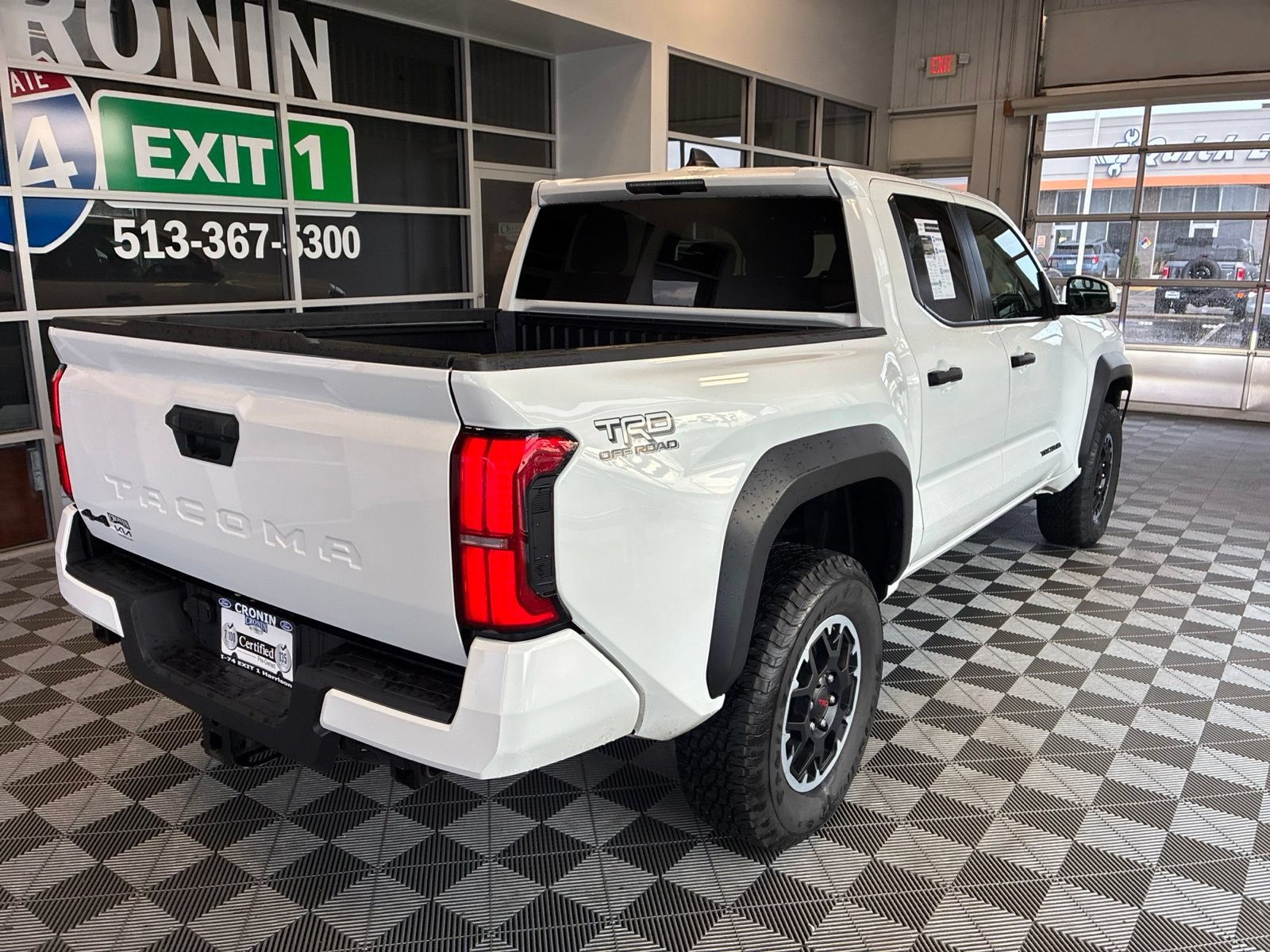 Used 2024 Toyota Tacoma TRD Off-Road AWD/4WD image 6