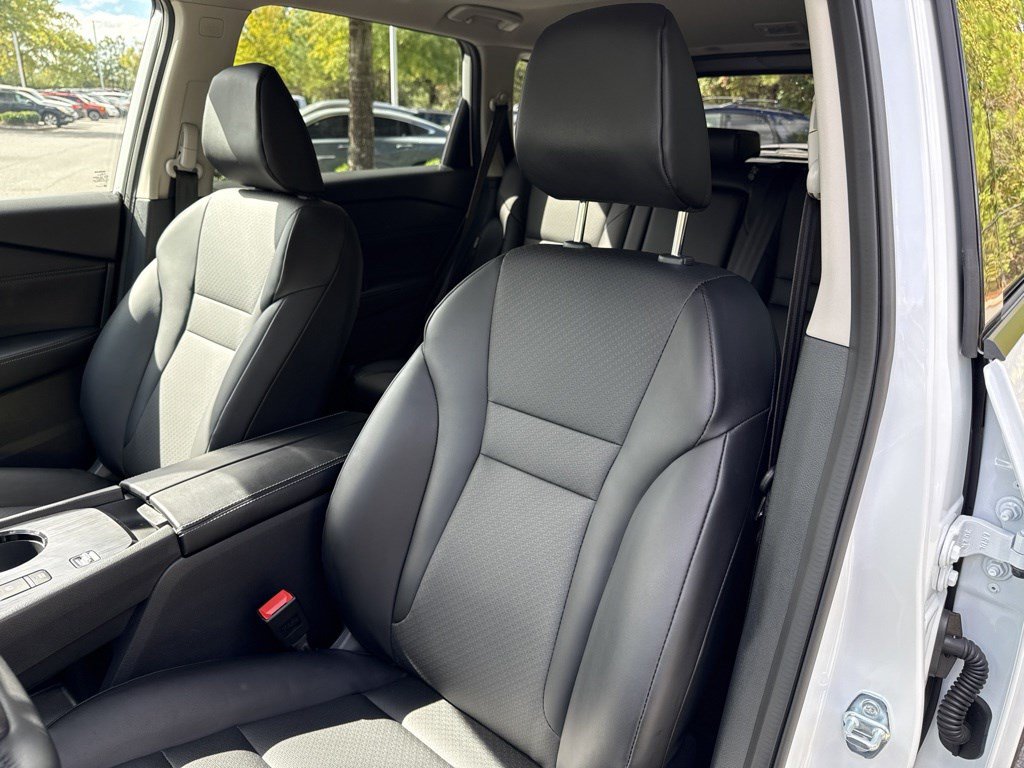 Used 2026 Nissan Rogue Dark Armor FWD image 15
