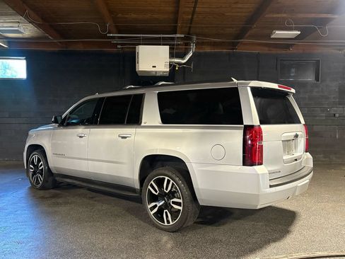 Used 2019 Chevrolet Suburban LT AWD/4WD image 4