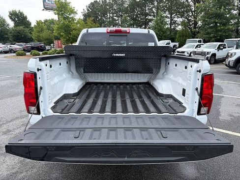 Used 2025 Chevrolet Colorado LT RWD image 18