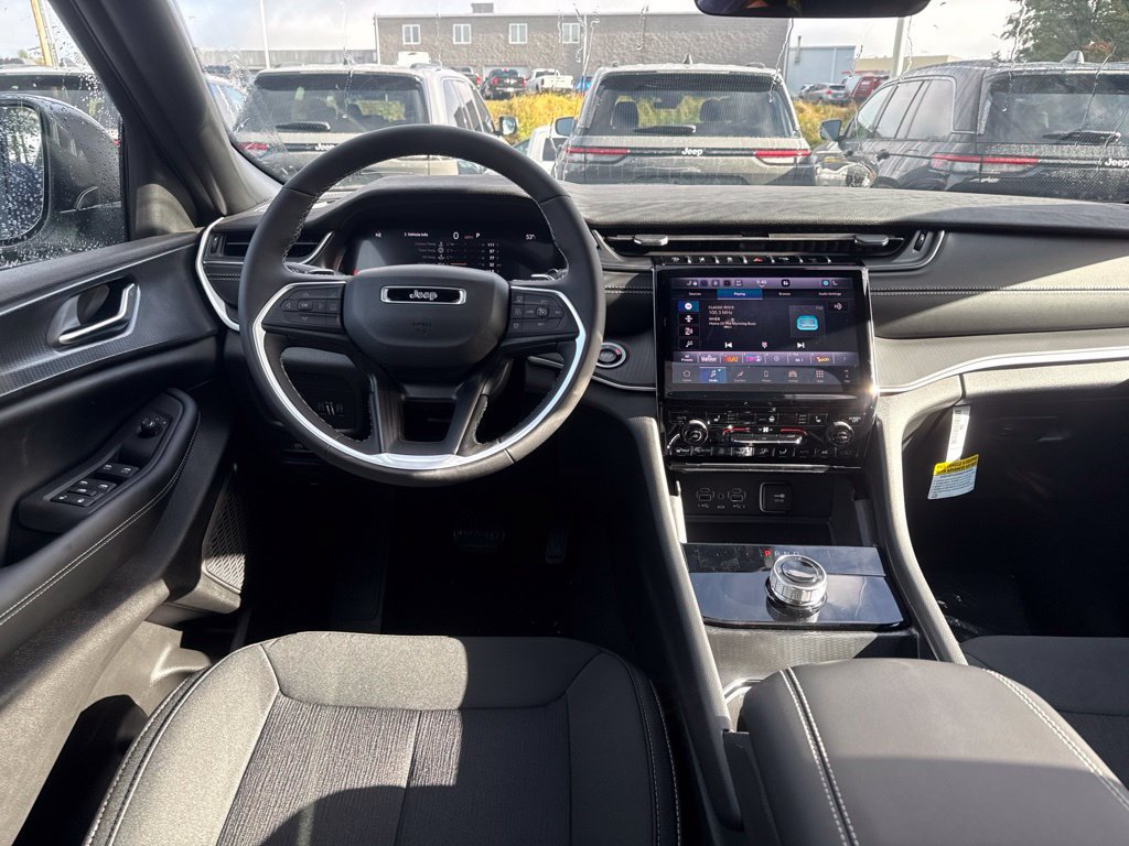 New 2027 Jeep Grand Cherokee Laredo X AWD/4WD image 19