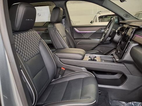 New 2026 GMC Acadia Denali w/ Super Cruise Package FWD image 5