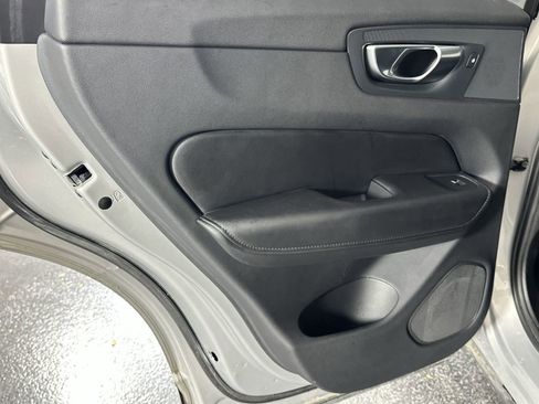 Used 2025 Volvo XC60 B5 Plus image 30