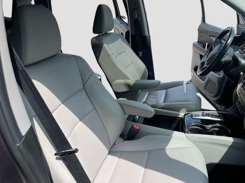 Used 2022 Honda Pilot Touring image 32