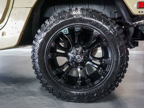 Used 2004 HUMMER H1 4-Door Open Top image 40