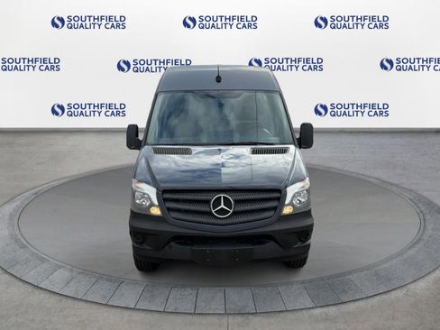 Used 2018 Mercedes-Benz Sprinter 2500 image 9