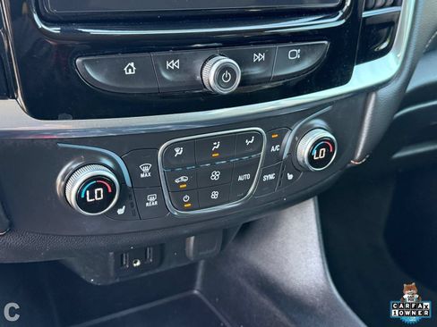 Used 2020 Chevrolet Traverse LT FWD image 21