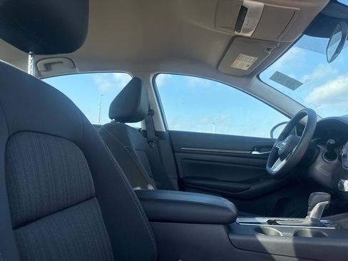 Certified 2025 Nissan Altima 2.5 SV image 29