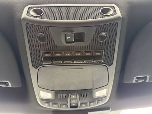 Used 2022 Ford F350 Platinum w/ Tremor Off-Road Package AWD/4WD image 29