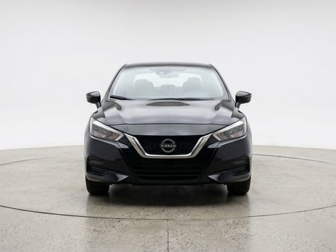 Used 2025 Nissan Versa SV image 2