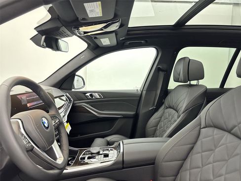 New 2026 BMW X5 xDrive50e w/ Climate Comfort Package image 24