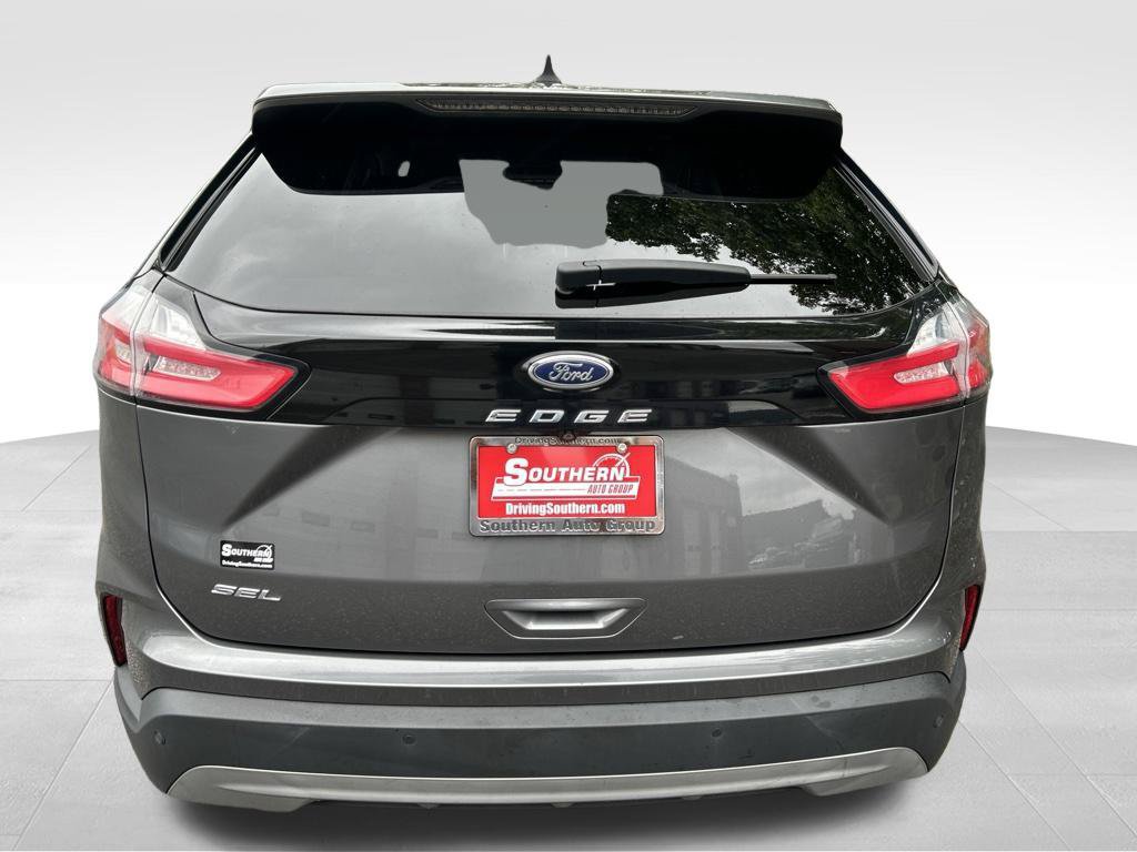 Used 2021 Ford Edge SEL w/ Convenience Package FWD image 4
