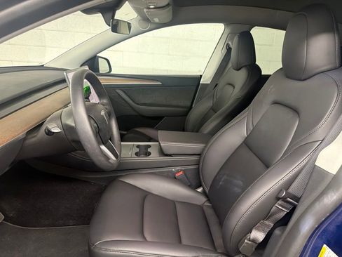 Used 2024 Tesla Model Y Long Range RWD image 9