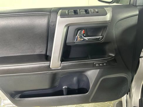 Used 2015 Toyota 4Runner Limited AWD/4WD image 12