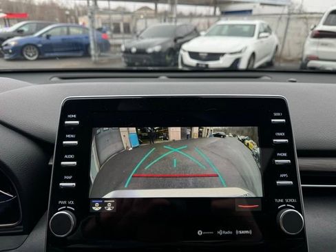 Used 2019 Toyota Avalon XLE w/ Moonroof Package image 24