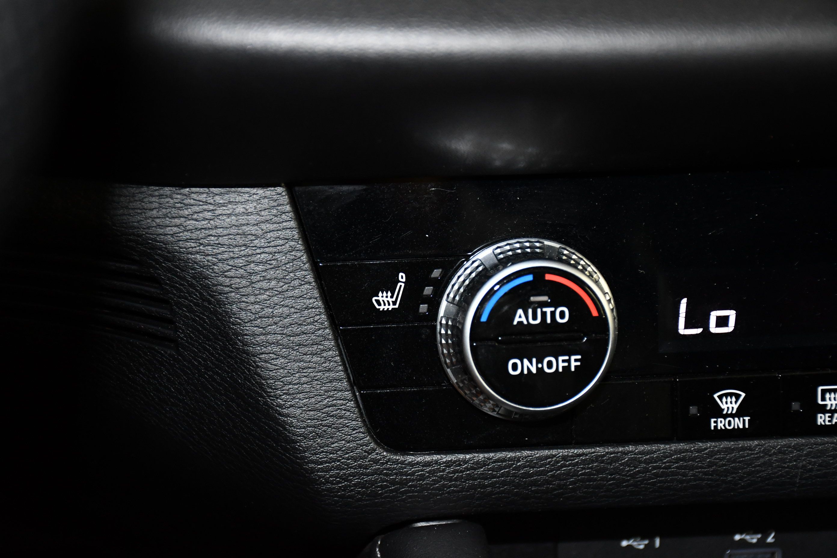 Used 2024 Mitsubishi Outlander SE AWD/4WD image 29