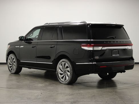 Used 2023 Lincoln Navigator L Reserve image 6