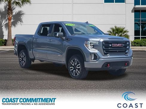 Used 2022 GMC Sierra 1500 AT4 w/ AT4 Premium Package AWD/4WD image 3