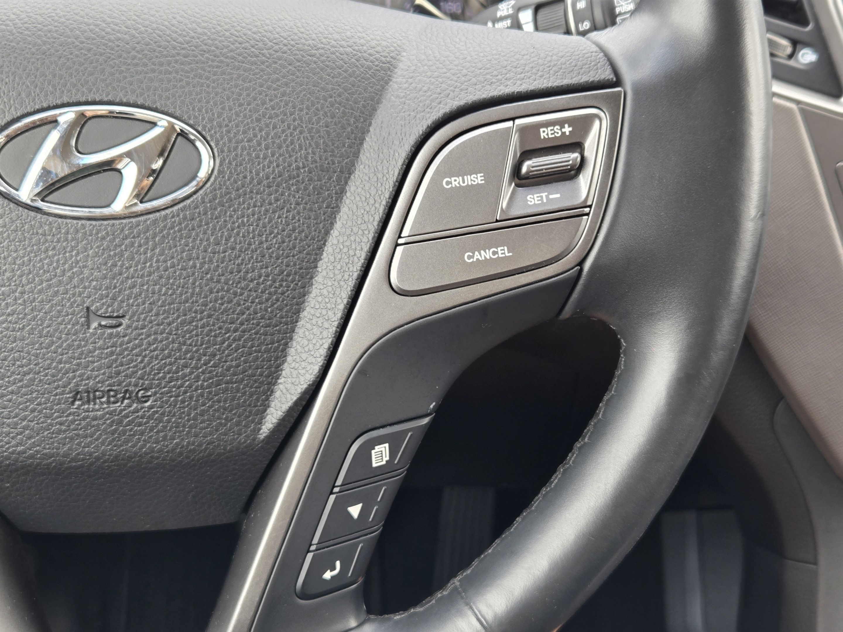 Used 2017 Hyundai Santa Fe Sport FWD image 24