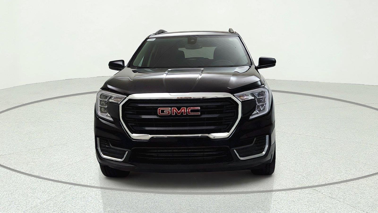 Used 2023 GMC Terrain SLE w/ Driver Convenience Package AWD/4WD image 2