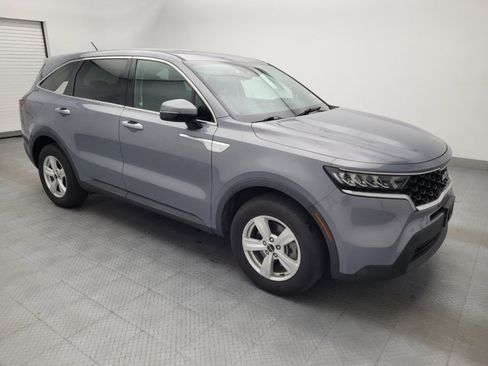 Used 2022 Kia Sorento LX FWD image 11