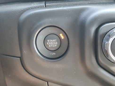 Used 2022 Jeep Wrangler Unlimited Sahara image 21