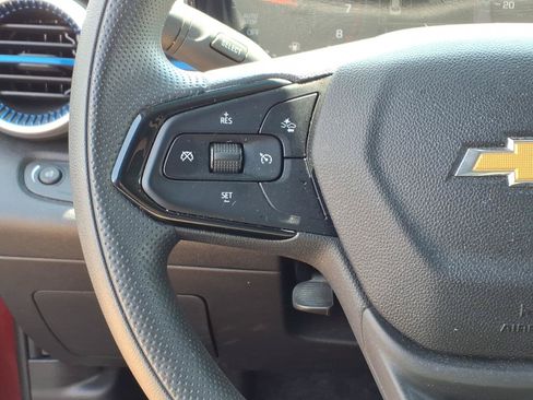 Used 2025 Chevrolet Trax LS w/ LS Convenience Package FWD image 13