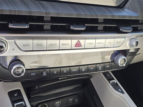 New 2025 Kia Telluride EX image 28