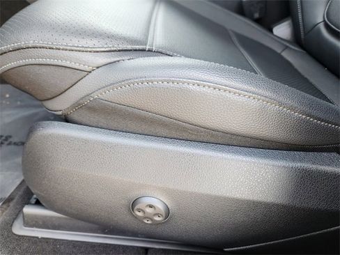 Certified 2026 Mercedes-Benz GLC 300 4MATIC image 9