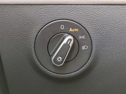 Used 2025 Volkswagen Taos S image 32